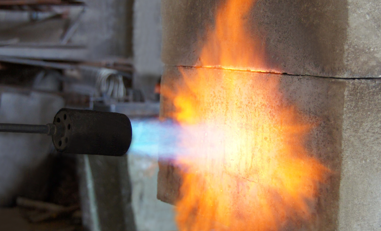 Обожженные магнезитовые кирпичи